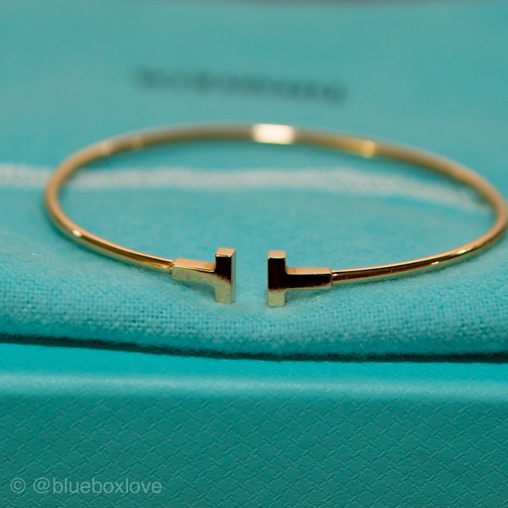 Authentic 18k rose gold Tiffany T wire bangle